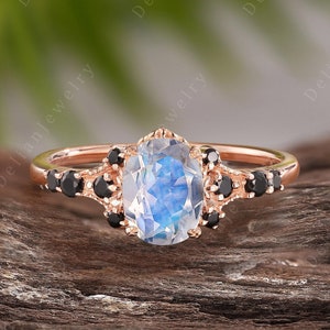 Vintage Oval Cut Moonstone Engagement Ring Rose Gold Engagement Ring 14K Black Onyx Wedding Ring June Birthstone Ring Anniversary Gift