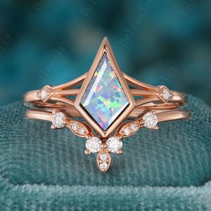Minimalist Kite Cut Opal Engagement Ring Set 14K Rose Gold Opal Bridal Ring Art Deco Moissanite Wedding Band Women Anniversary Gift