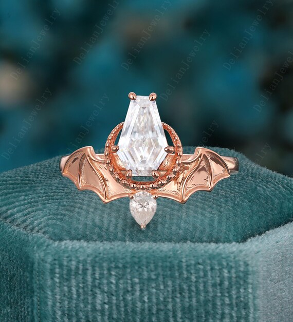 Art Deco Coffin Cut Moissanite Engagement Ring Unqiue Rose Gold