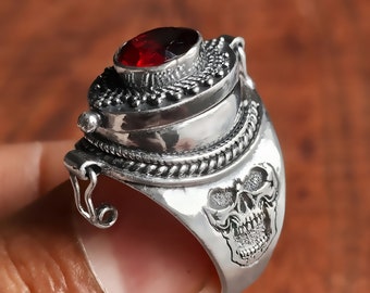 Poison Ring , Vintage Poison Ring , Openable Ring , Silver Box Ring , Skull Ring , Secret Ring , Poisoner Ring , Skull Silver Plated Ring