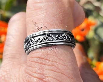 Spinner Ring, Meditation Ring, Fine Spinner Ring, Vintage Style Ring, Handmade Ring, Silver Ring, Anxiety Ring, Thumb Ring, Ring for Her