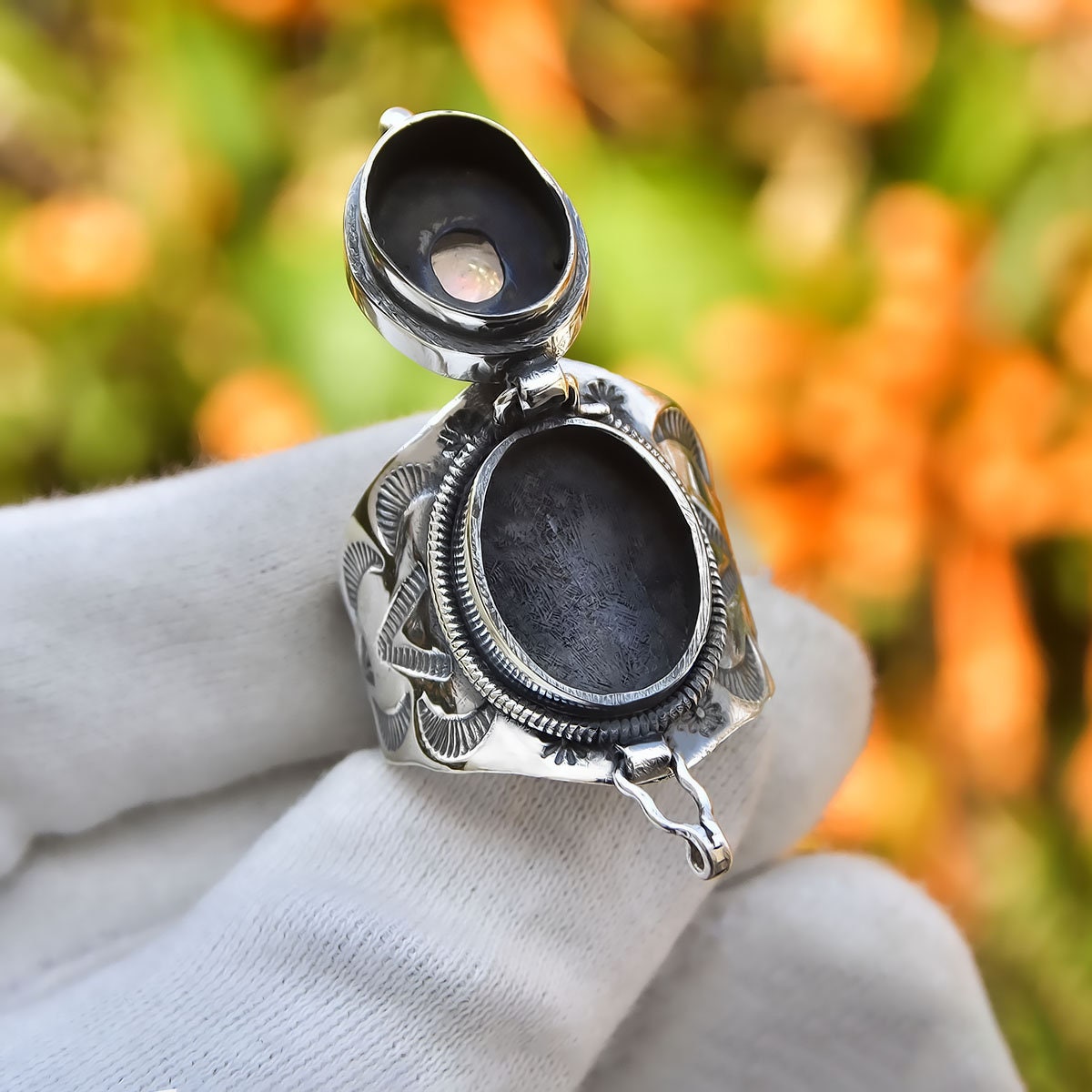 Poison Ring , Snuff Ring , Openable Ring , Silver Box Ring , Oval Stone