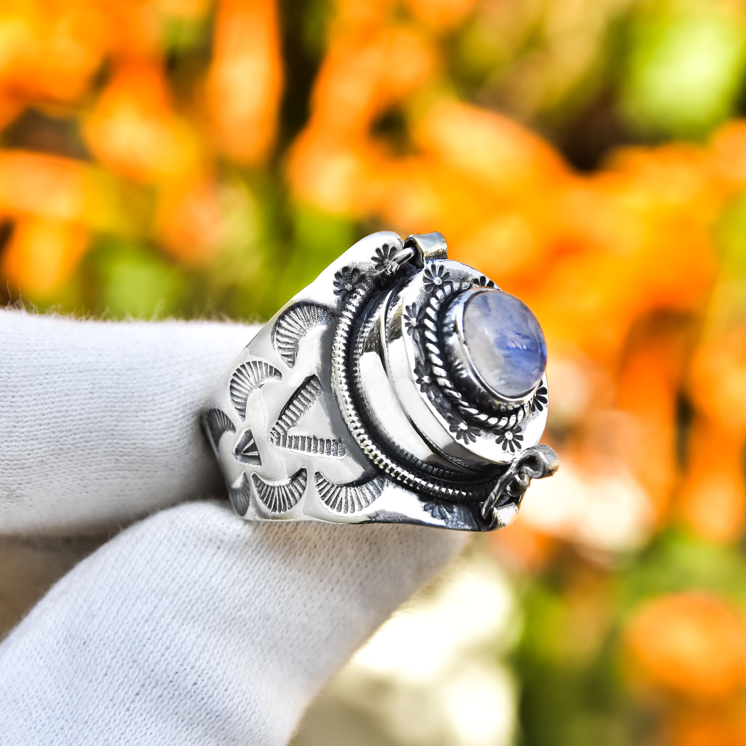 Poison Ring , Snuff Ring , Openable Ring , Silver Box Ring , Oval Stone