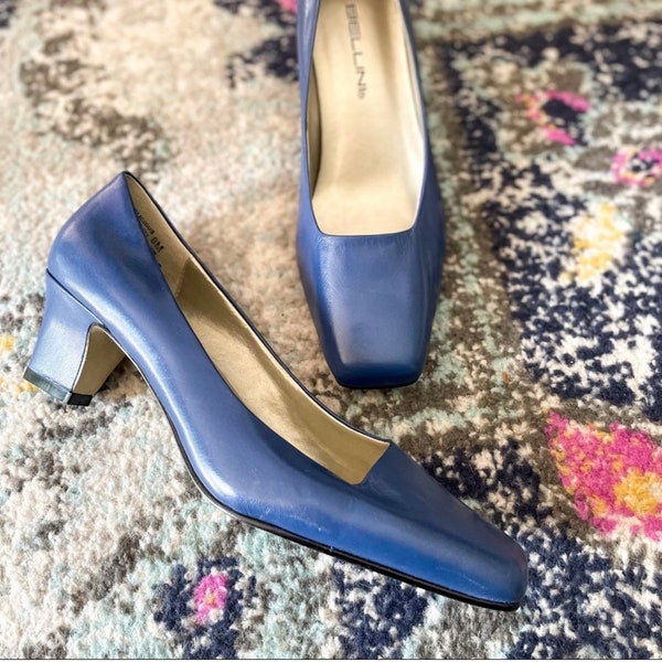 Vintage 80s Bellini Navy Pumps