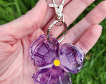 Upcycled Water Bottle Into Flower Keychain