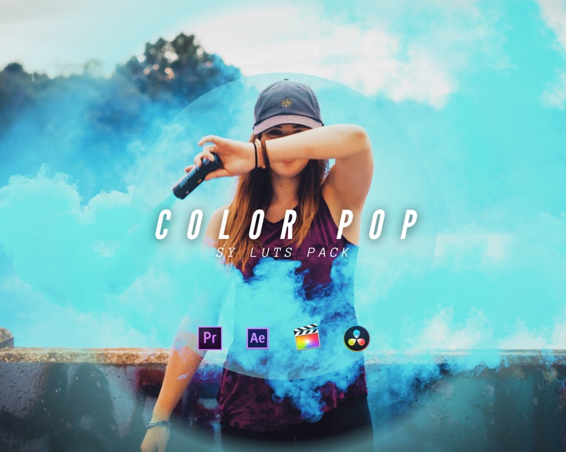 Puede incluir: Una mujer con un top negro sin mangas y una gorra de b&eacute;isbol se encuentra frente a una nube de humo azul. El texto "COLOR POP" y "SLUTS PACK" est&aacute; escrito en letras blancas sobre un fondo blanco. Los logotipos de Premiere Pro, After Effects, Final Cut Pro y Resolve se muestran debajo del texto.