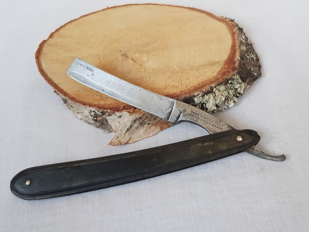 Vintage Straight Razor 4/8 Inch. Indian Straight Razor. Antique