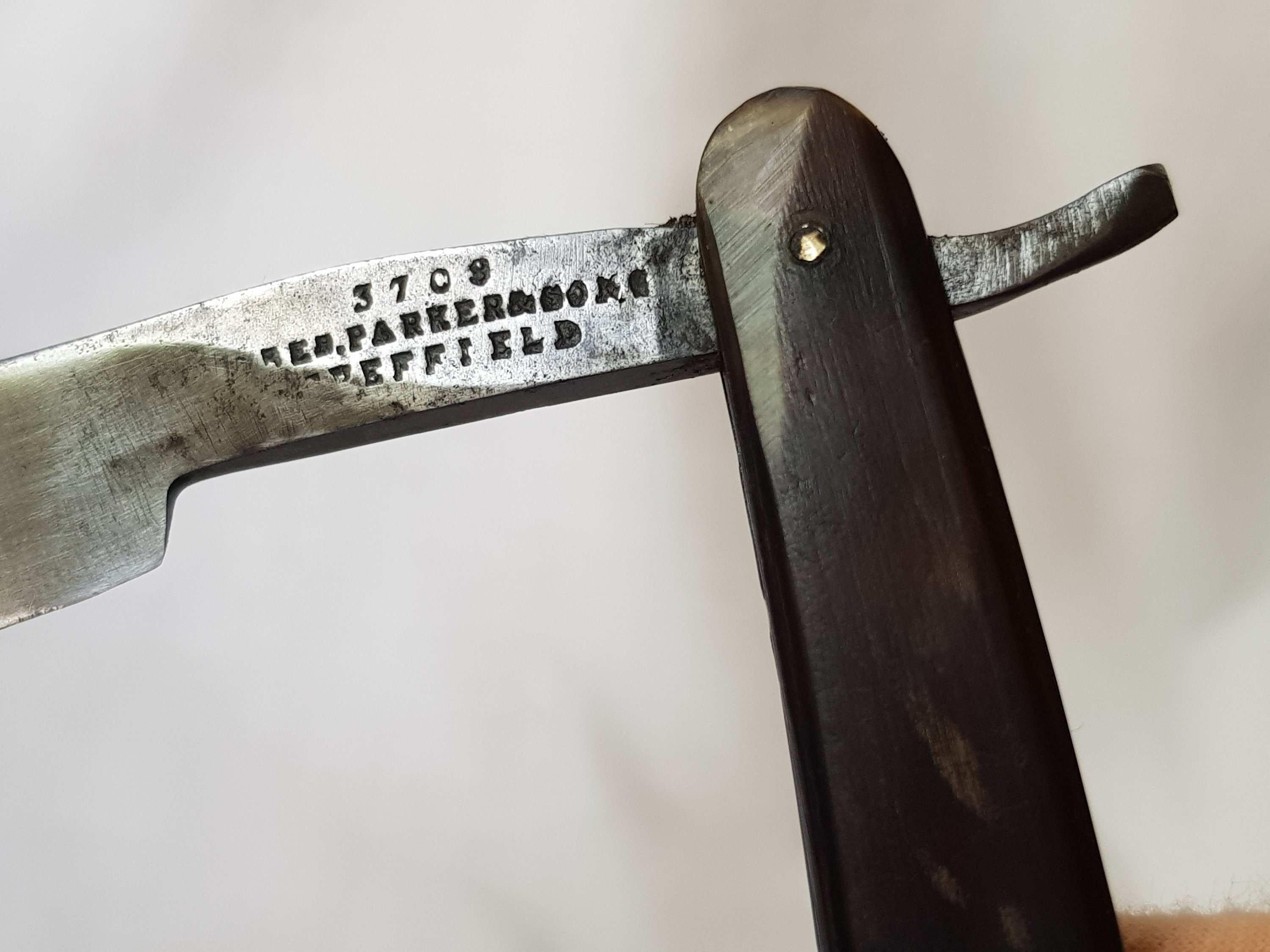 Straight Razor 6/8 Inch, Parker and Sons 3709, Sheffield, England. Rare