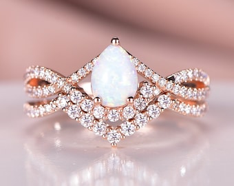 Ring met peergeslepen opaal: sterlingzilveren bruidssieraden