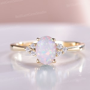 Cluster Stein Oval Cut Feueropal Verlobungsring, Oktober Birthstone Ring, Moissanite Ehering, Vintage Micro Pave Ring, Geschenk für Frauen