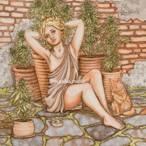 Puede incluir: Pintura a la acuarela de una mujer con cabello rubio, vestida con una prenda drapeada, sentada cerca de plantas en macetas. Un gato está sentado cerca. El fondo presenta una pared de ladrillos y pavimento de piedra. Un cenicero está en el suelo.