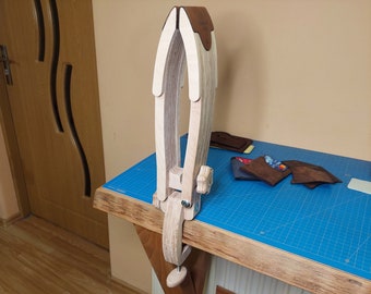 Wide Jaw Lacing Stitching Pony – Beech Wood Leather Clamp