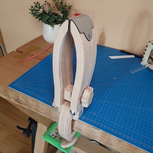 Lacing and Stitching Pony, stitching clamp for leatherwork, Leather clamp