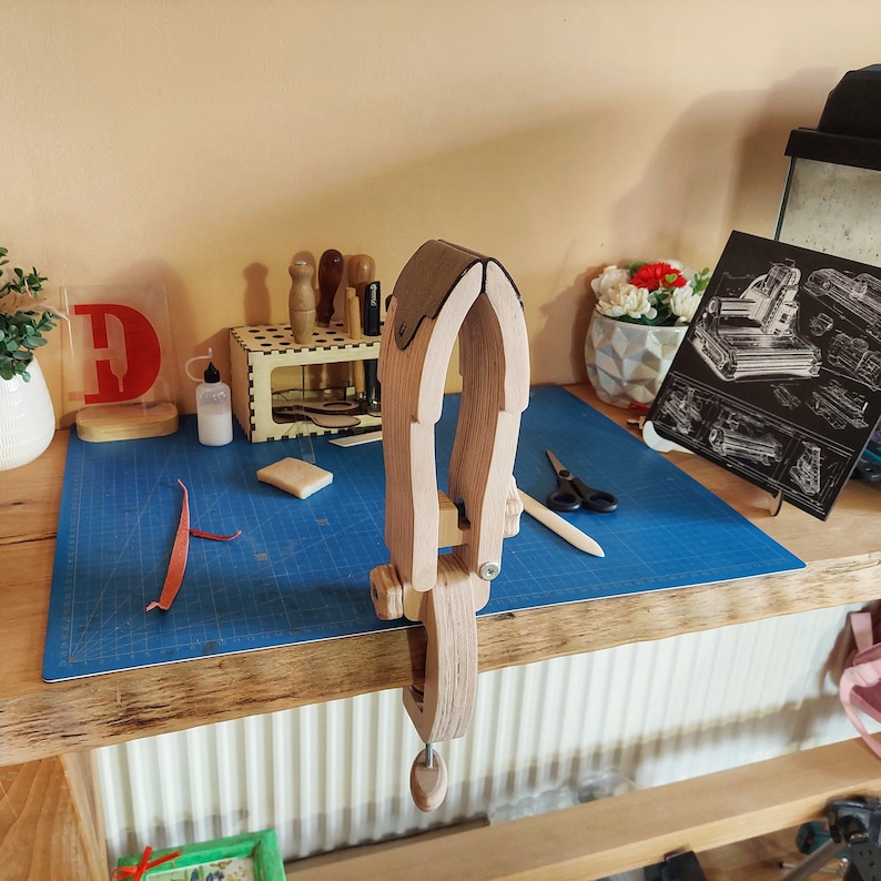 Wide JAW Lacing and Stitching Pony Stitching Clamp for Leatherwork
