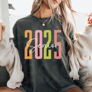 Senior 2025 PNG, Retro Graduation PNG, Class of 2025 Png, High school Senior Shirt Design, Senior Year High, Senior Twenty Twenty Five Png