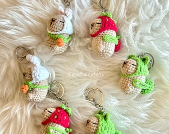 Crochet Capybara Keychain: Amigurumi Plush Toy with Bag & Hat
