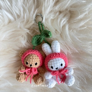Crochet Bunny and Bear Keychain Set – Cute Handmade Animal Bag Charms, Kawaii Gifts for Her, Pastel Couple Gift, Handbag Accessories