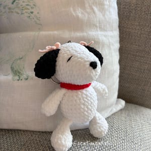 Crochet Snoopy Keychain Handmade Peanuts Dog Bag Charm Amigurumi Snoopy Gift