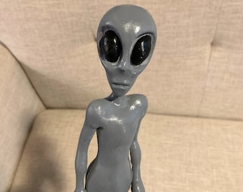 Modelo Alienígena Cinza (impresso em 3D em PLA e pintado)