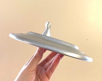 マクミンビル・トレントUFO模型（PLA樹脂で3Dプリントし、塗装済み）
