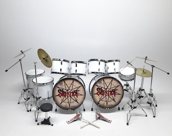 Batería doble Slipknot en miniatura hecha a mano: instrumento en miniatura de exhibición a escala 1/12