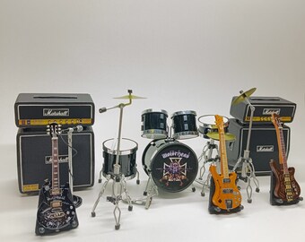 Guitarra y batería en miniatura de Motorhead: exhibición a escala 1/12