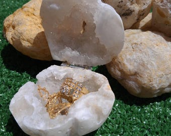 Natural Geode Heart Box | Crystal Jewelry Trinket Box | Raw Moroccan Stone Ring Holder | Boho Room Decor | Unique Gift