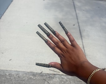 Vhagar Pt 2 Gel Press on Nails | 3XL Square Cat Eye Nails With Color Changing 3D Designs | Glitter Cat Eye Dragon Inspired Reusable Nails