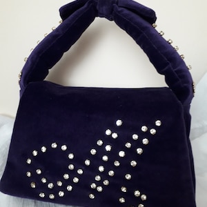 Precioso bolso pequeño de terciopelo de algodón suave/bolso con cuentas de diamante carta inicial personalizada (hecha a pedido)