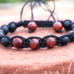 Mens Beaded Bracelet - Tiger eye Bracelet - Matte Black Onyx and Tiger Eye Bracelet - Gift for Him - Gemstone Beaded Mens Bracelet - 8mm
