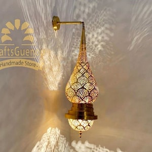 Moroccan Brass Wall Light, Moorish wall sconce lamp, Handmad wall Light Fixture, Lampshades Morocco, Brass Wall Lamp Engraved