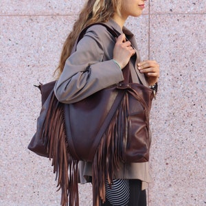 Fringed tote bag, Leather Fringe purse, Fringed western purse, Boho cowgirl style, fringr boho crossbody bag, leather handbag with fringe