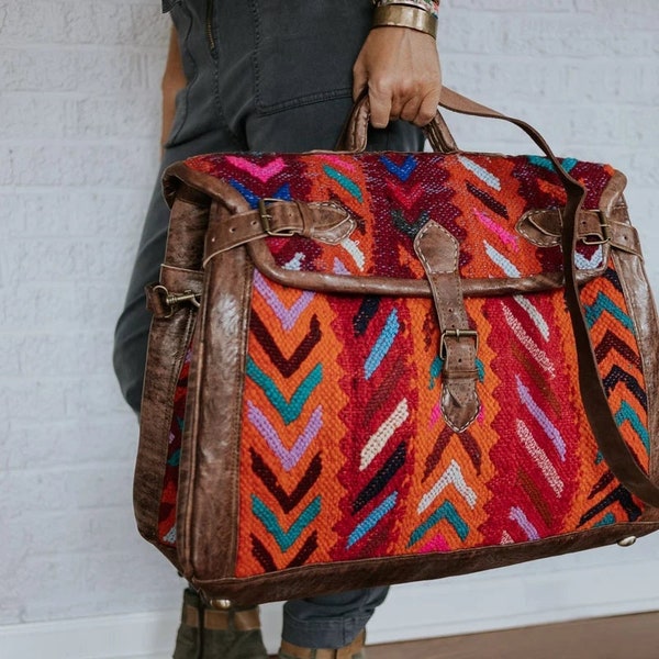 Moroccan Leather Kilim duffle Bag, Kilim duffle travel bag, Duffle Bag, Leather duffle bag, Unisex Kilim Weekender Bag, hipster travel bag