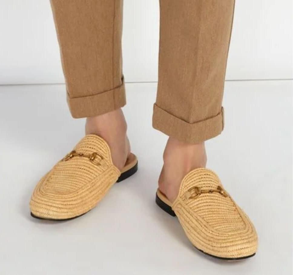 【送料&関税込】Moschino Weaved Rafia Mules Buy Mariana Black Woven Flat Mules With Tassels | Mules