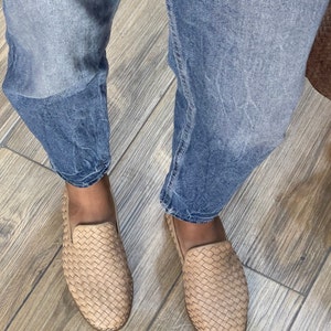 Handmade men’s braided leather shoes featuring a woven design and classic driving moccasin style. These leather loafers offer a comfortable, flexible fit ideal for weddings, groom fashion, and stylish everyday wear. Crafted with detailed braided texture for a refined, elegant look that complements both formal and casual outfits.