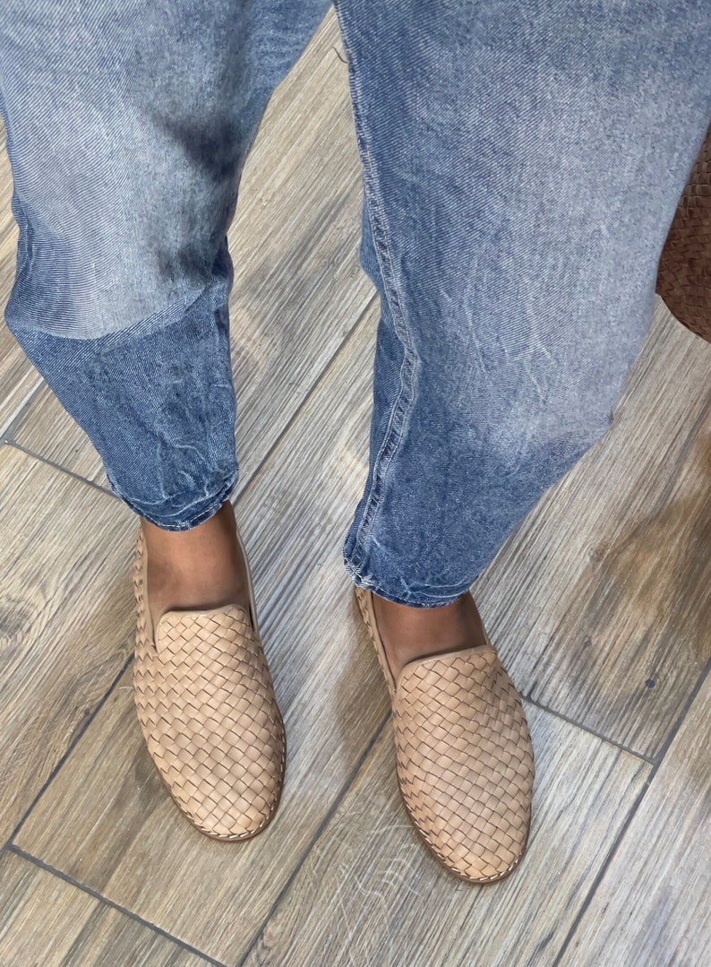 Handmade men’s braided leather shoes featuring a woven design and classic driving moccasin style. These leather loafers offer a comfortable, flexible fit ideal for weddings, groom fashion, and stylish everyday wear. Crafted with detailed braided texture for a refined, elegant look that complements both formal and casual outfits.