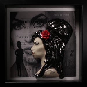 Sculpture of Amy Winehouse - Framed - Hand Made in Italy