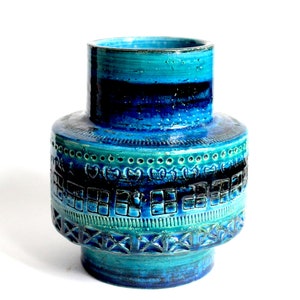 Bitossi cylindrical vase in Rimini blue glaze from the 60s, mid century Italian pottery, blue Bitossi vase, mcm Italian ceramics image 2