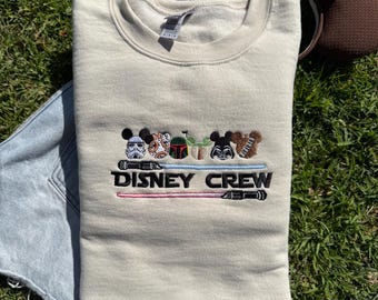 Star Wars Crew Colored - Season of the force Embroidered Crewneck Edition