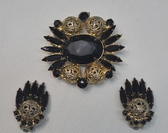 Vintage Juliana Brooch and Earrings Haunting Black Rhinestone Demi Parure c1950