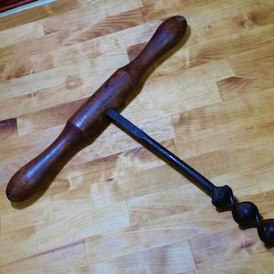 Antique Auger Drill 1800s Hickory Handle Timber Framing Tool Primitive Carpentry
