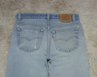 Vintage 90er Levi's 501 Jeans Taille 31 Thrashed Distressed Ripped Light Wash Denim Button Fly 501 0000 Hergestellt in den USA W31 L29,5