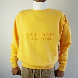 Vintage 90s United Colors of Benetton Crewneck Sweatshirt Thick & Cozy Made in Italy Embroidered Logo Boxy Streetwear Outerwear