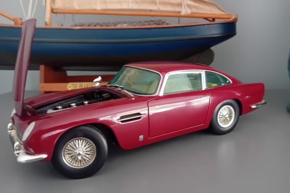 Aston martin db5 diecast model sale