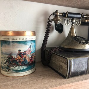 Emanuel Leutze Washington Crossing Delaware Vintage Bicentennial Celebration Tin