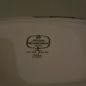 Noritake Progression Rectangular Vegetable/Serving Bowl image 4