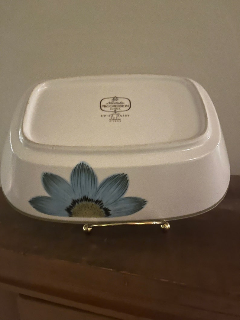 Noritake Progression Rectangular Vegetable/Serving Bowl image 3