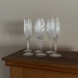 Aline Set of 4 Flute Glasses – Mikasa