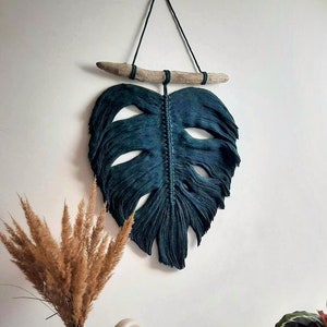 Monstera leaf macrame wall hanging - BIG green leaf