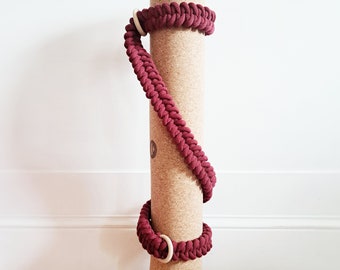Gift for a yogi - Yoga mat strap - blanket holder
